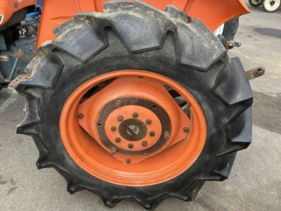 KUBOTA KUBOTA