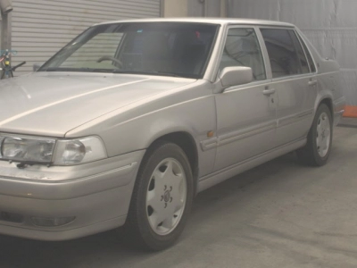 VOLVO 960