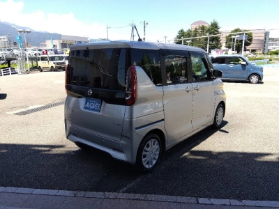 NISSAN ROOX