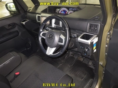 DAIHATSU WAKE