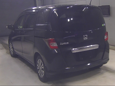HONDA FREED SPIKE