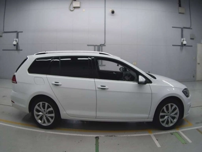 VOLKSWAGEN GOLF VARIANT