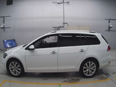 VOLKSWAGEN GOLF VARIANT