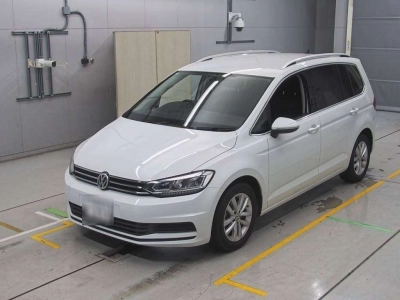 VOLKSWAGEN GOLF TOURAN