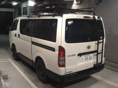 TOYOTA REGIUS VAN