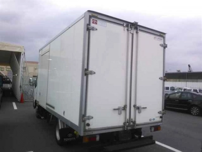 TOYOTA DYNA
