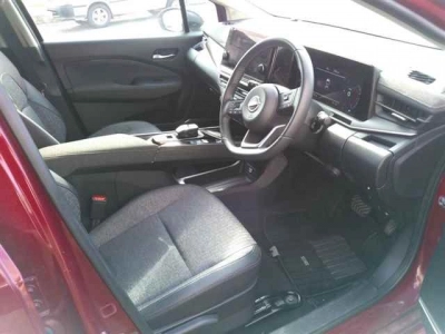 NISSAN AURA