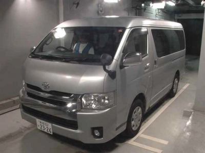 TOYOTA HIACE WAGON
