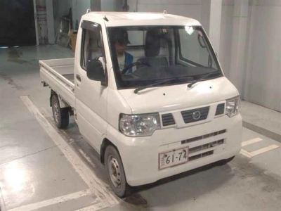 NISSAN NT100 CLIPPER