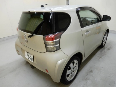 TOYOTA IQ