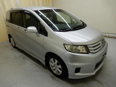 HONDA FREED SPIKE