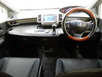 HONDA FREED SPIKE