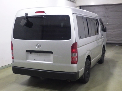 TOYOTA HIACE WAGON