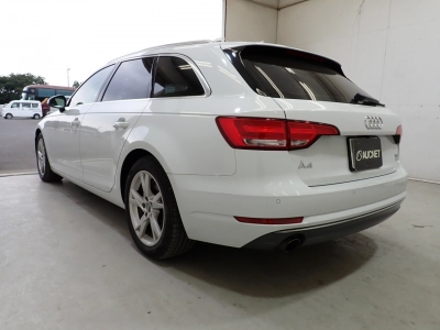 AUDI A4 AVANTE