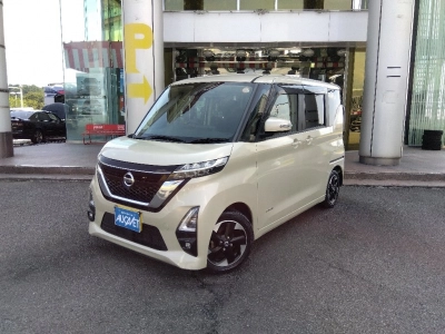 NISSAN ROOX