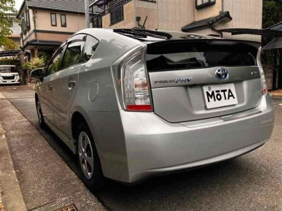 TOYOTA PRIUS PHV
