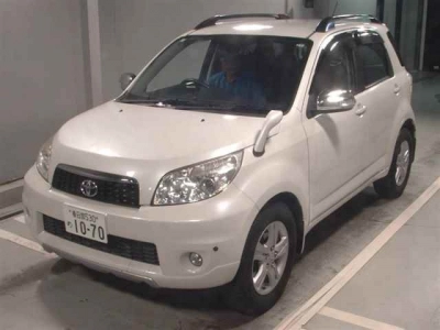 TOYOTA RUSH