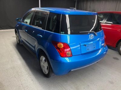 TOYOTA IST