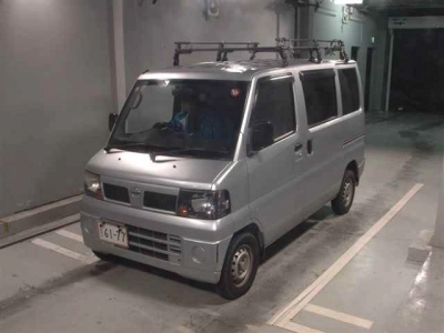 NISSAN CLIPPER VAN