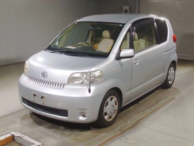 TOYOTA PORTE