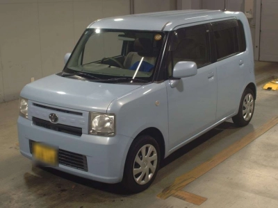 TOYOTA PIXIS SPACE