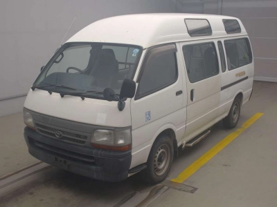 TOYOTA HIACE COMMUTER