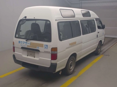 TOYOTA HIACE COMMUTER