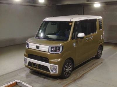 DAIHATSU WAKE