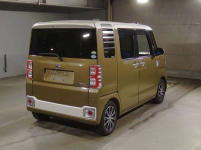 DAIHATSU WAKE