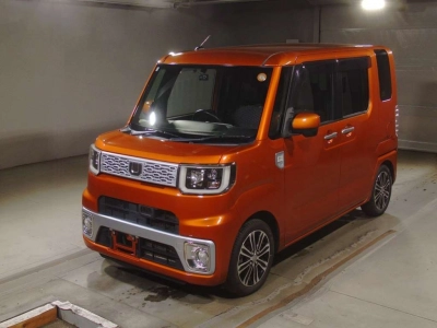 DAIHATSU WAKE