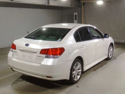 SUBARU LEGACY B4