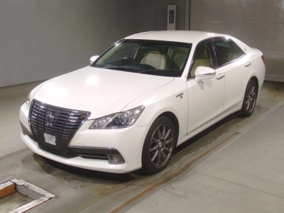 TOYOTA CROWN HYBRID