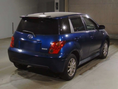 TOYOTA IST