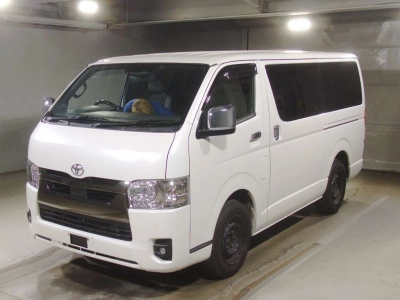 TOYOTA HIACE VAN
