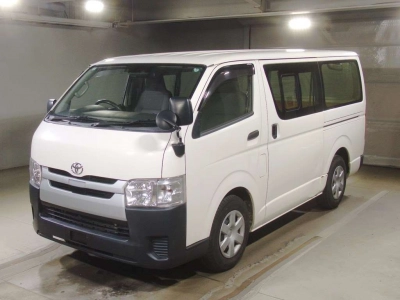 TOYOTA REGIUS VAN