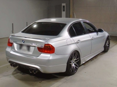 BMW 3 SERIES
