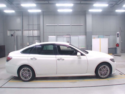 TOYOTA CROWN HYBRID