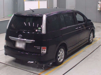 TOYOTA ISIS