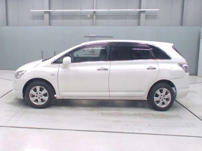 TOYOTA MARK X ZIO