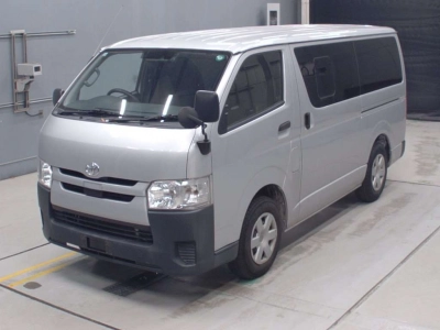 TOYOTA REGIUS VAN