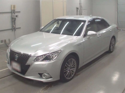 TOYOTA CROWN HYBRID
