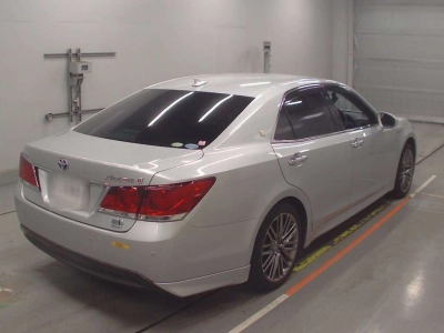 TOYOTA CROWN HYBRID