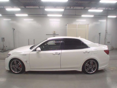 TOYOTA CROWN HYBRID