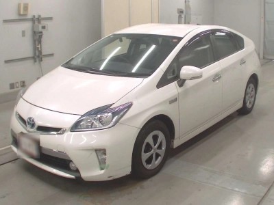 TOYOTA PRIUS PHV