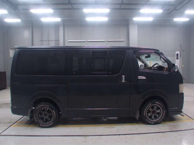 TOYOTA REGIUS VAN