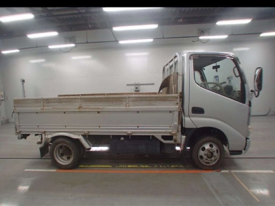 TOYOTA DYNA TRUCK