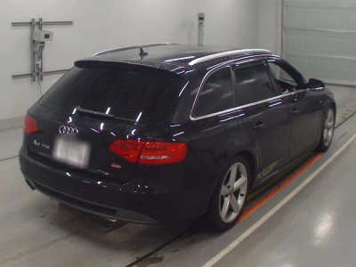 AUDI A4 AVANTE