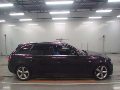 AUDI A4 AVANTE