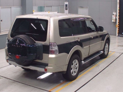 MITSUBISHI PAJERO