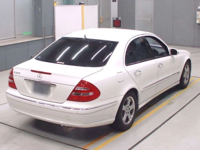 MERCEDES BENZ E CLASS